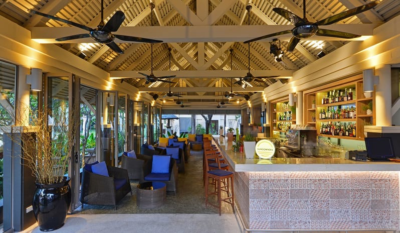 Sundowners Bar 1_730_001